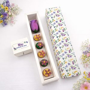10 Caixas para flor + 5 brigadeiros + cinta – Mãe, sinônimo de amor
